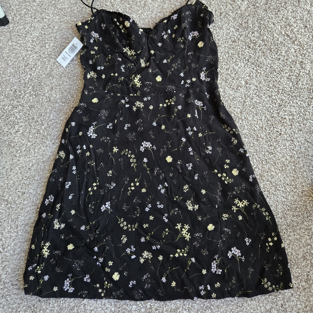 Aritzia wilfred new fable dress 2 black floral